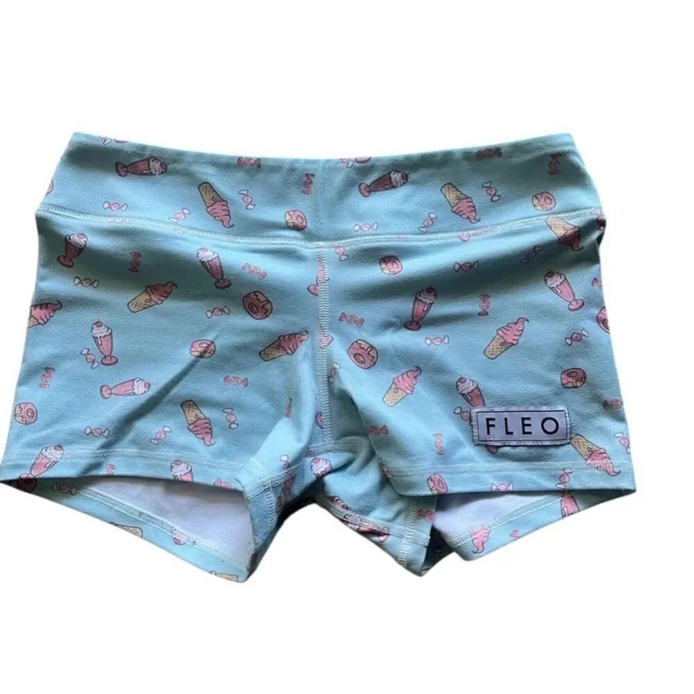 Fleo ice cream sundae candy donuts shorts size small excellent condition